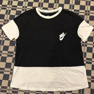 Nike Women’s T-Shirt | Size L